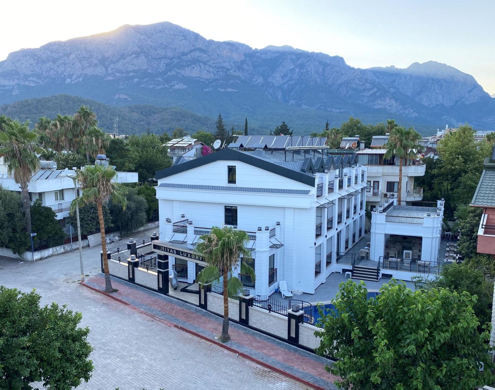 Miyas Luxury Hotel 凯梅尔 外观 照片